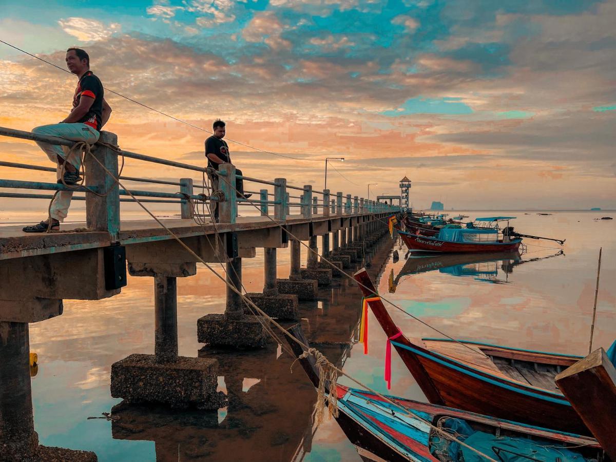 เกาะลิบงซันไรส์ โฮมสเตย์ Koh Libong Sunrise Homestay Kültér fotó